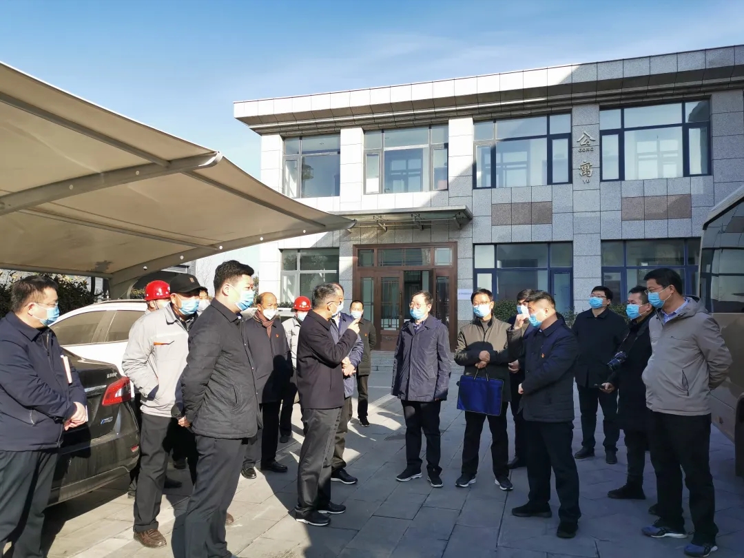 新密市委副書記、市長張紅偉一行蒞臨鄭州建信指導(dǎo)企業(yè)復(fù)工和疫情防控工作
